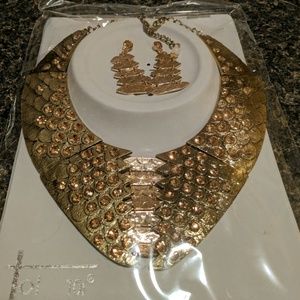 Necklace & earrings set